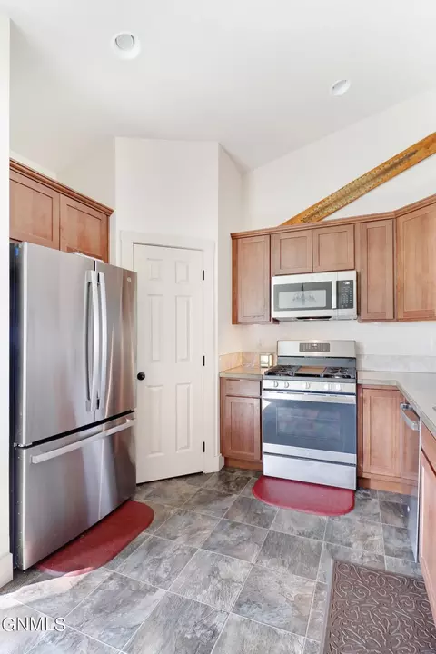 Kitchen - 3415 34th St W, Williston, ND 58801 photo 3 of 3