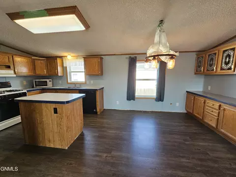 3814 24th Ct W, Williston, ND 58801 photo 23