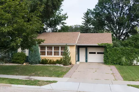 1205 N 1st St, Bismarck, ND 58501