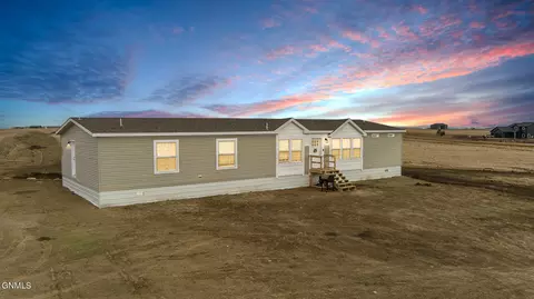 4493 Wrangler Rd, Mandan, ND 58554