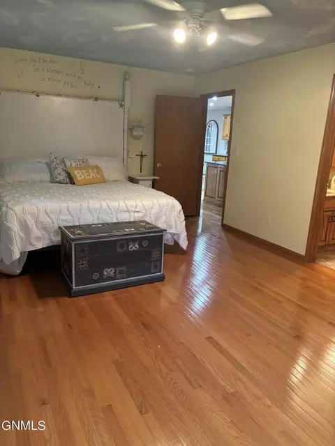 Bedroom - 5150 57th St SE, Bismarck, ND 58504 photo 2 of 6