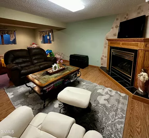 Living - 5150 57th St SE, Bismarck, ND 58504 photo 4 of 5