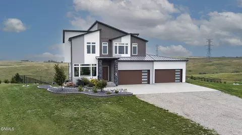 412 Watercress Ave, Bismarck, ND 58503