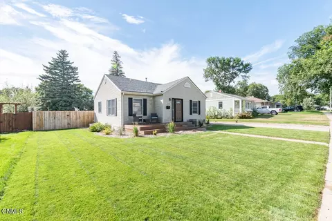1208 N 2nd St, Bismarck, ND 58501 photo 2