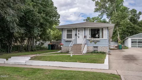 704 N 18th St, Bismarck, ND 58501