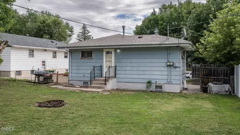 704 N 18th St, Bismarck, ND 58501 photo 4