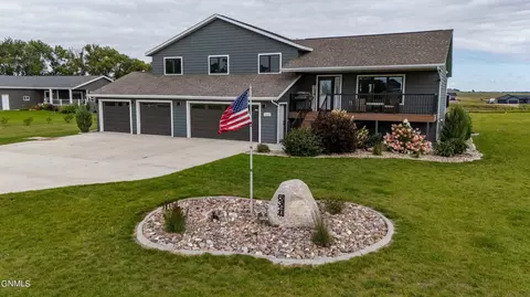 8314 Outland Rd, Bismarck, ND 58503