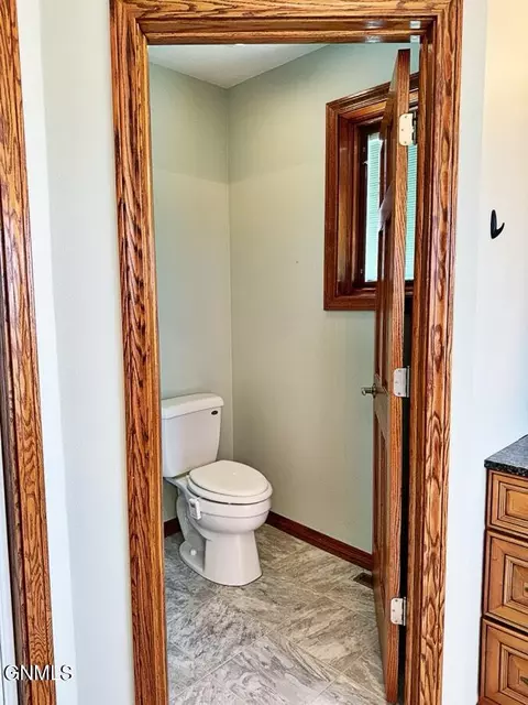 Bath - 4965 140th Ave NW, Williston, ND 58801 photo 2 of 17