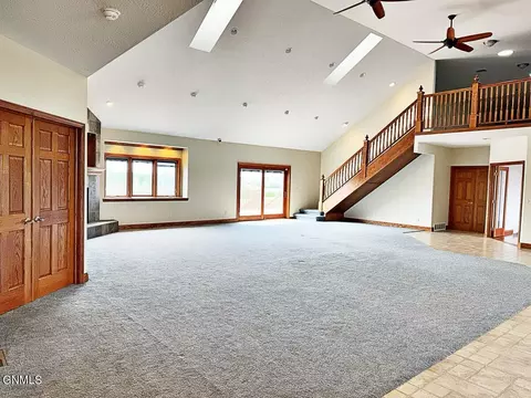 Living - 4965 140th Ave NW, Williston, ND 58801 photo 2 of 13