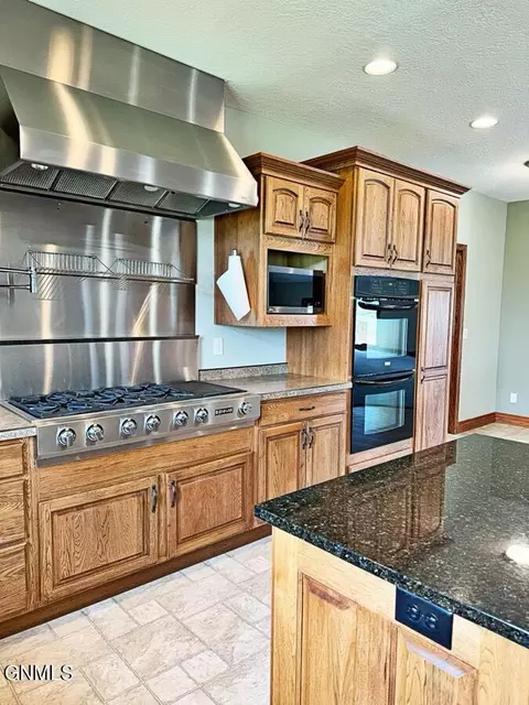Kitchen - 4965 140th Ave NW, Williston, ND 58801 photo 6 of 14