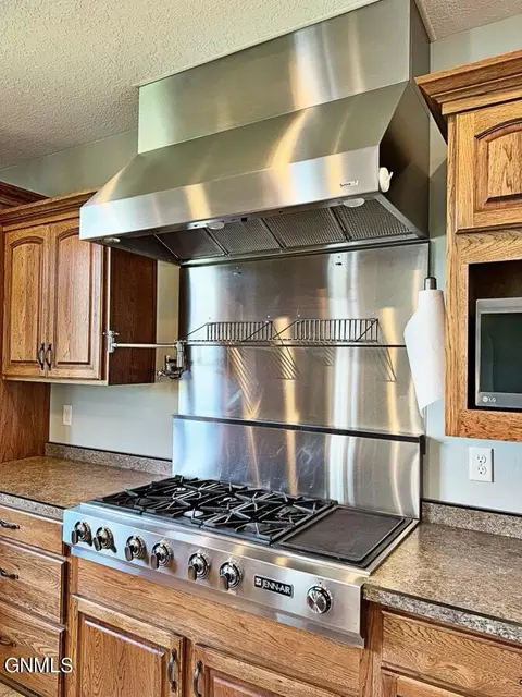 Kitchen - 4965 140th Ave NW, Williston, ND 58801 photo 5 of 14