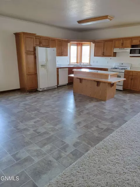 Kitchen - 4965 140th Ave NW, Williston, ND 58801 photo 14 of 14