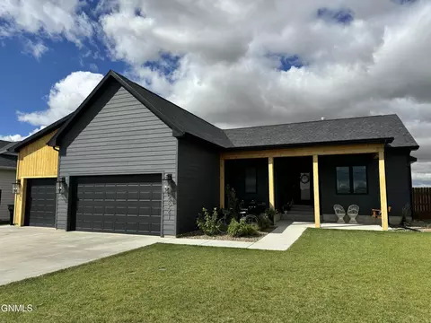 2821 44th Ave W, Williston, ND 58801 photo 1