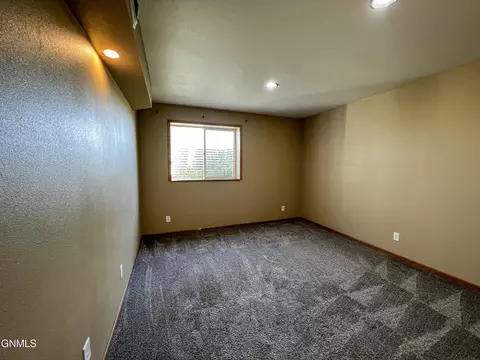 5350 Muddy Valley Dr, Williston, ND 58801 photo 43