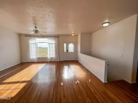 5350 Muddy Valley Dr, Williston, ND 58801 photo 19