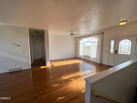 5350 Muddy Valley Dr, Williston, ND 58801 photo 20