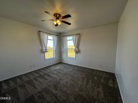 5350 Muddy Valley Dr, Williston, ND 58801 photo 24