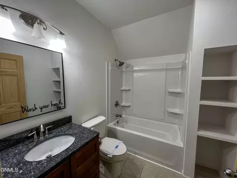 5350 Muddy Valley Dr, Williston, ND 58801 photo 37