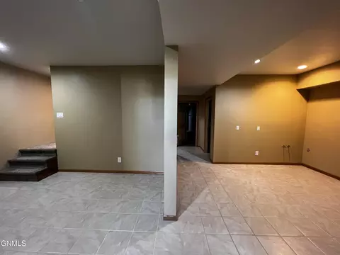 5350 Muddy Valley Dr, Williston, ND 58801 photo 35