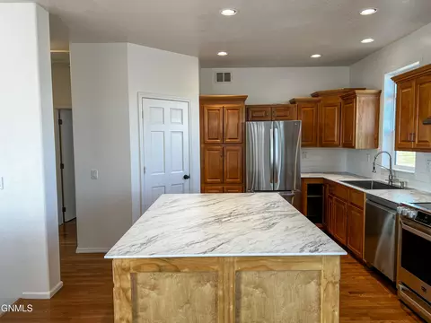 5350 Muddy Valley Dr, Williston, ND 58801 photo 13