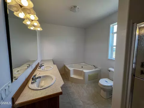 5350 Muddy Valley Dr, Williston, ND 58801 photo 26