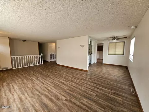 1912 Sioux St W, Williston, ND 58801 photo 15