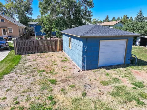608 6th Ave W, Williston, ND 58801 photo 5