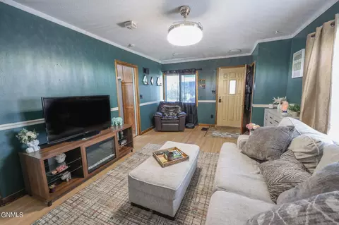 608 6th Ave W, Williston, ND 58801 photo 9