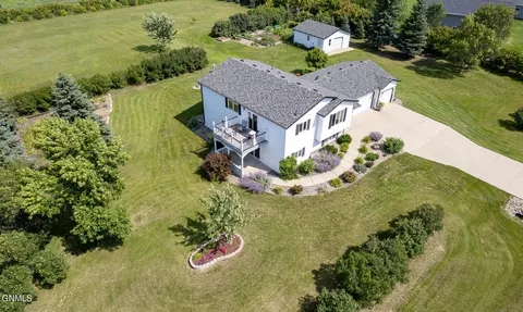 7516 Beacon Loop, Bismarck, ND 58501 photo 28
