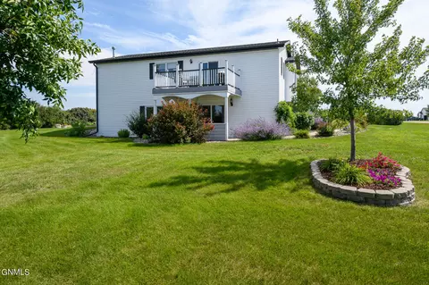 7516 Beacon Loop, Bismarck, ND 58501 photo 27