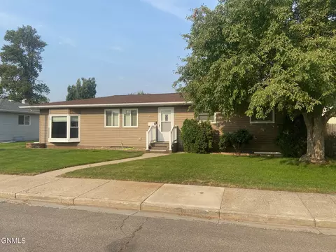 1217 8th Ave W, Williston, ND 58801 photo 3