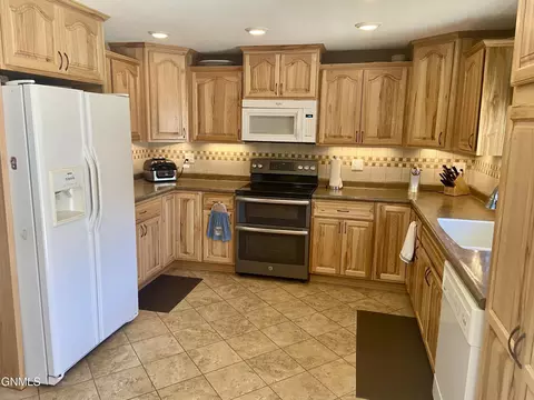 1217 8th Ave W, Williston, ND 58801 photo 18