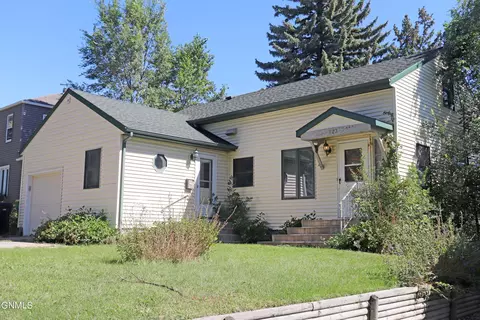 823 Anderson St, Bismarck, ND 58501