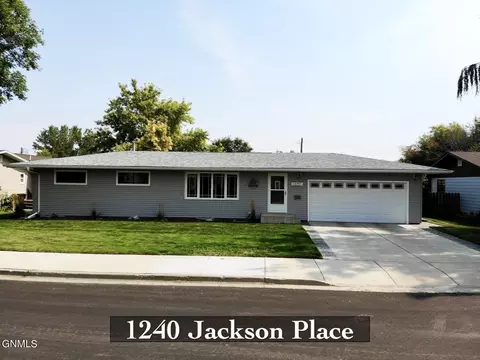 1240 Jackson Pl, Williston, ND 58801