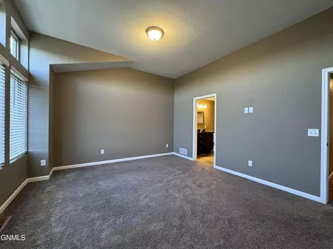 3210 Jericho Rd, Bismarck, ND 58503 photo 14