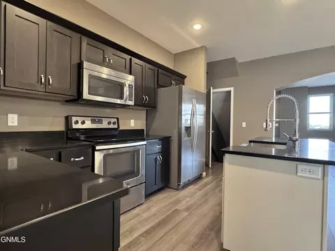 3210 Jericho Rd, Bismarck, ND 58503 photo 5