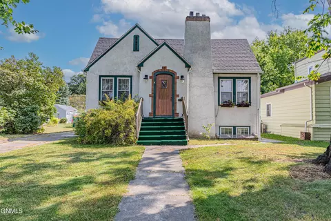 815 9th St, Bismarck, ND 58501