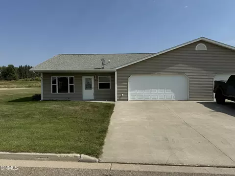 101 Hazel Miner Ave S, Center, ND 58530