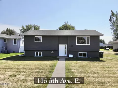 115 5th Ave E, Ray, ND 58849