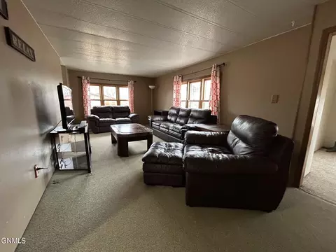 307 3rd St SE, Marmarth, ND 58643 photo 3