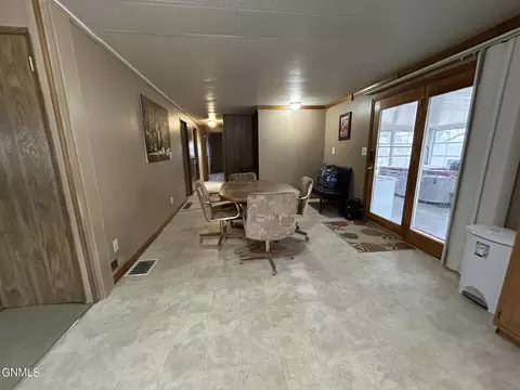 307 3rd St SE, Marmarth, ND 58643 photo 6
