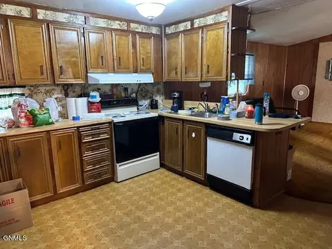 511 Nottingham Dr, Bismarck, ND 58504 photo 5