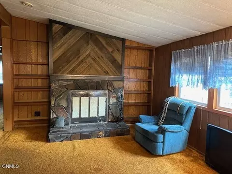 511 Nottingham Dr, Bismarck, ND 58504 photo 7