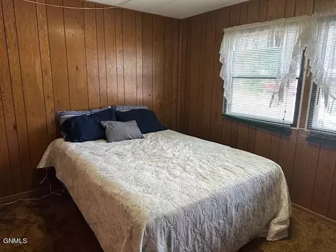 511 Nottingham Dr, Bismarck, ND 58504 photo 10