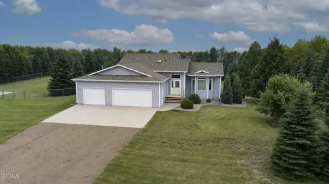 3811 Connar Dr, Bismarck, ND 58503