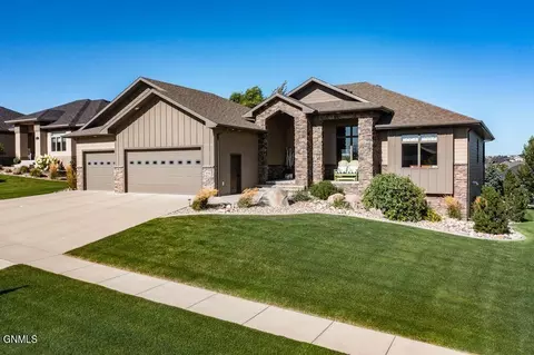 3701 Valley Dr, Bismarck, ND 58503
