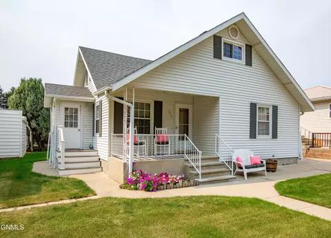 205 3rd Ave NW, Beulah, ND 58523