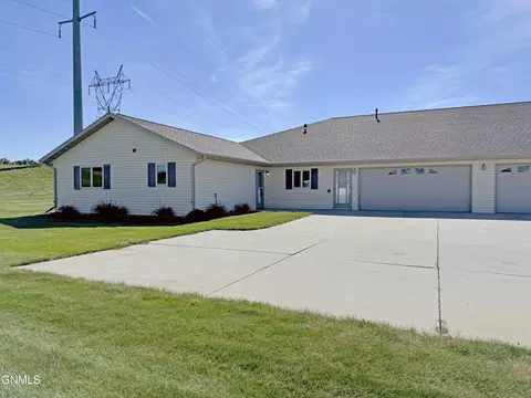 3327 Nebraska Dr #3, Bismarck, ND 58503