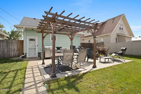 509 2nd Ave W, Williston, ND 58801 photo 8