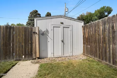 509 2nd Ave W, Williston, ND 58801 photo 9